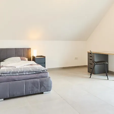 Sp-living Straubing, Hochwertig Und Modern Ausgestattete 3-zimmer-wohnung, Business, Monteurunterkunft * 스트라우빙