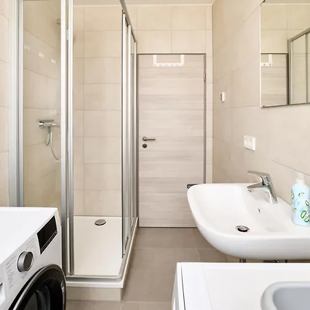 Sp-living Straubing, Hochwertig Und Modern Ausgestattete 3-zimmer-wohnung, Business, Monteurunterkunft Apartmán Straubing